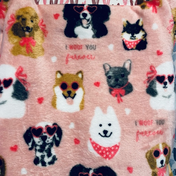 Cute Dog blanket “I Woof You Forever” warm, cozy and pink - Picture 4 of 7